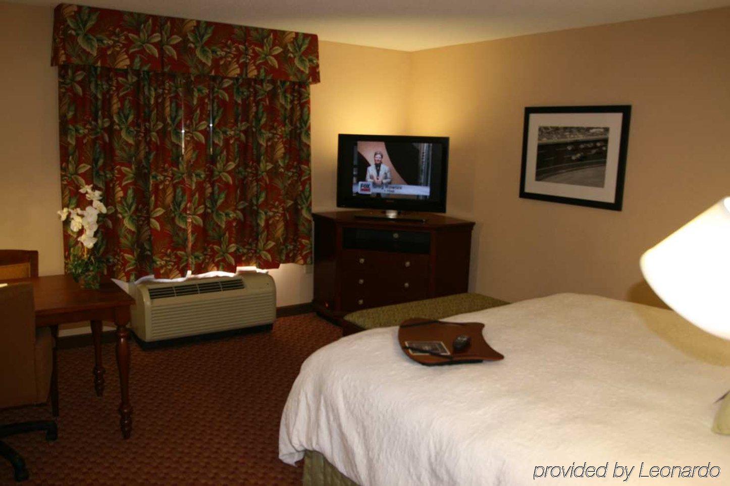 Hampton Inn & Suites Florence-North-I-95 Room photo